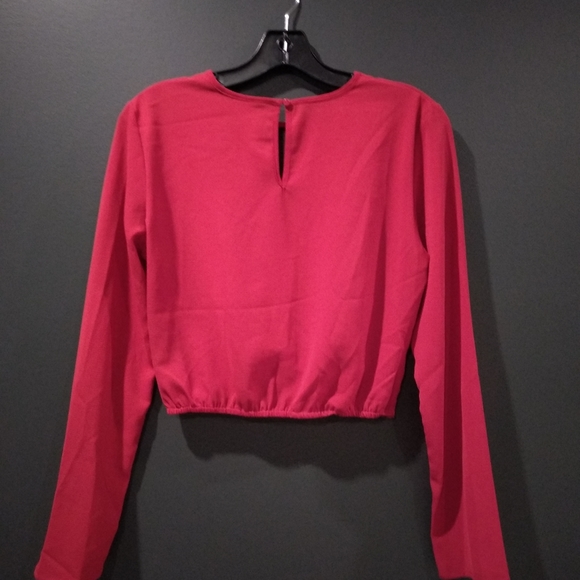H&M Divided red crop top - Picture 3 of 4